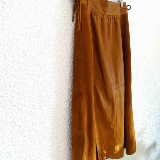 Leather and suede skirt