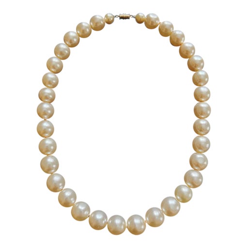 Pearl necklace