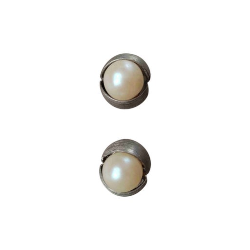 Pearl earrings