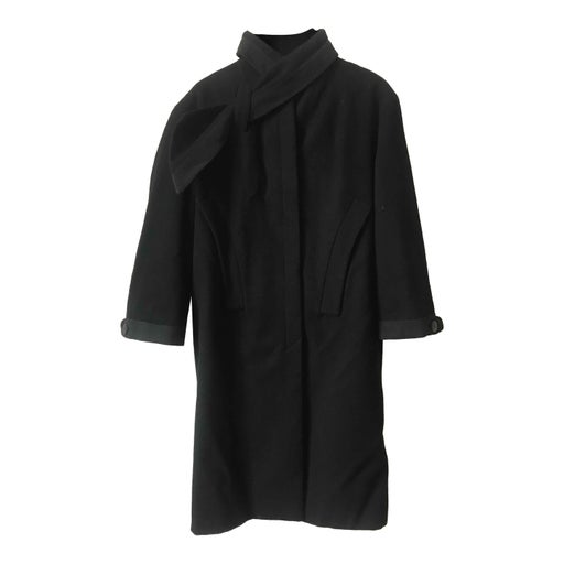 Pussy-bow coat