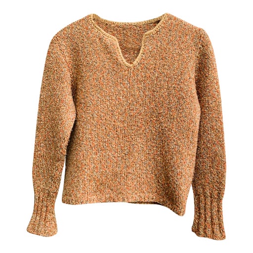 Short wool sweater
