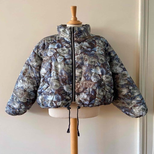 Renaissance printed discount satin puffer jacket