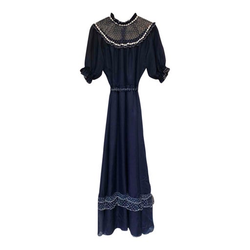 Dress with lace and tulle details