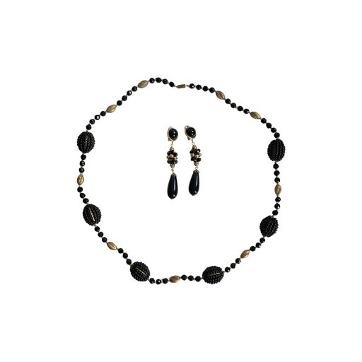 Necklace and earrings set