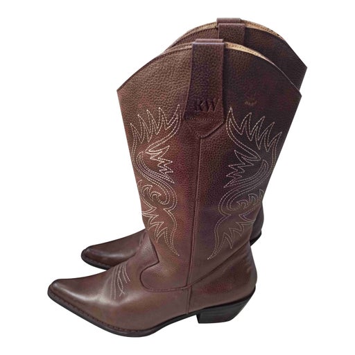 Stitched leather cowboy boots