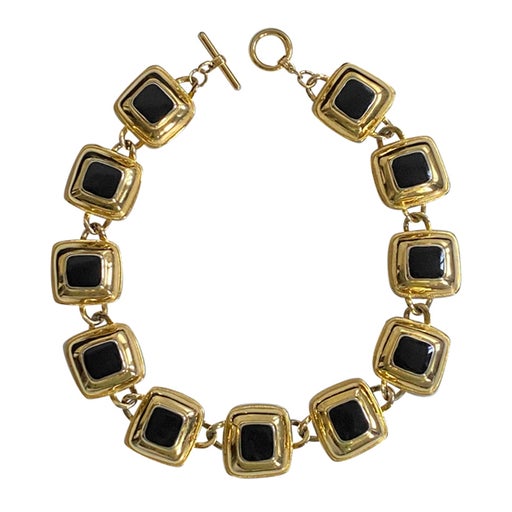 Short metal necklace