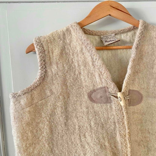 Sheep wool vest