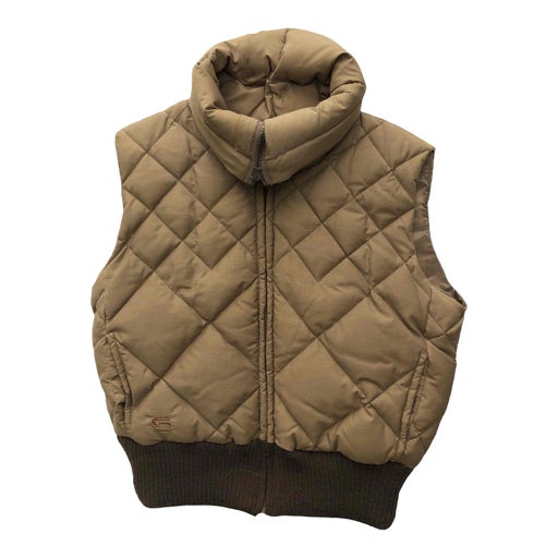 Sleeveless jacket