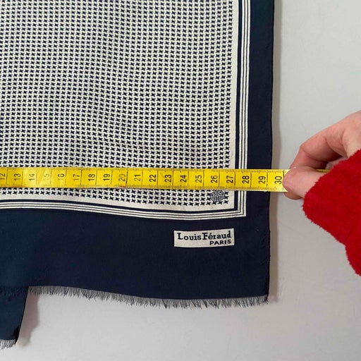 Louis Féraud scarf