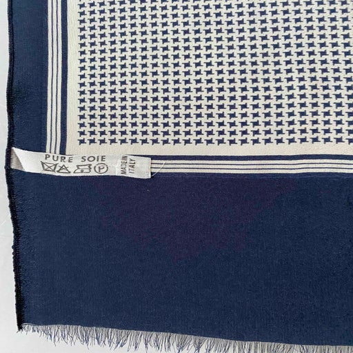 Louis Féraud scarf