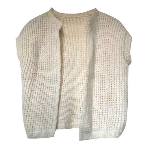 Sleeveless wool vest