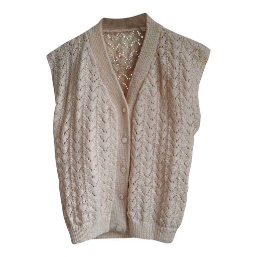 Sleeveless wool vest