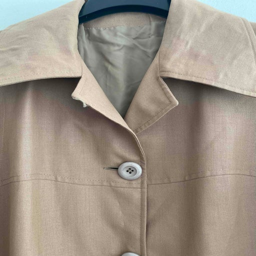 Short trench coat