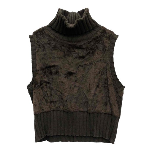 Sleeveless turtleneck