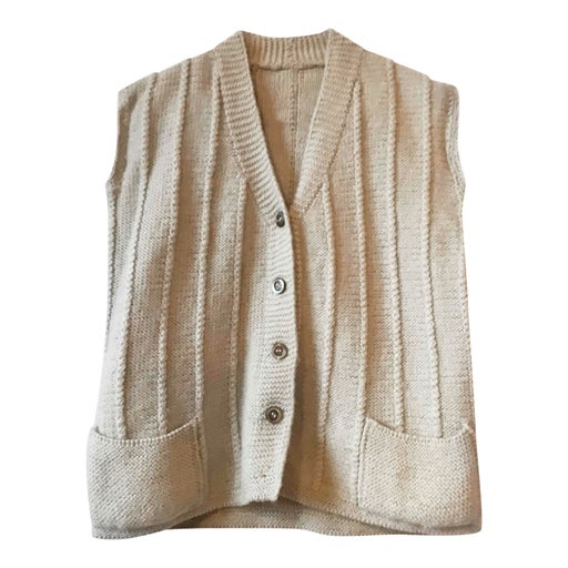 Sleeveless wool vest