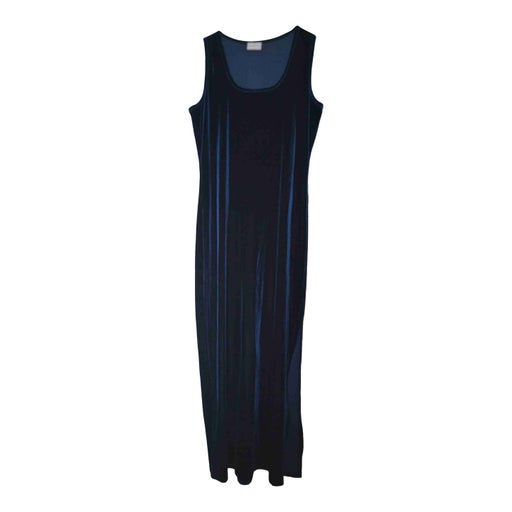 Long slit in velvet