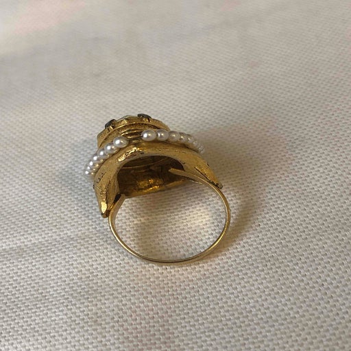 Golden metal ring