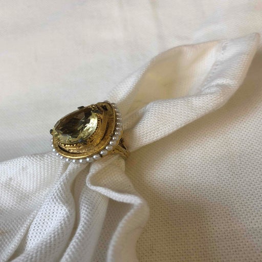 Golden metal ring
