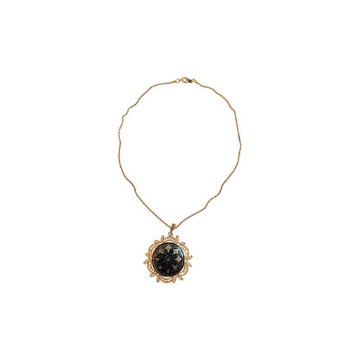 pendant necklace