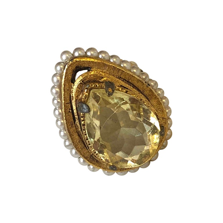 Golden metal ring