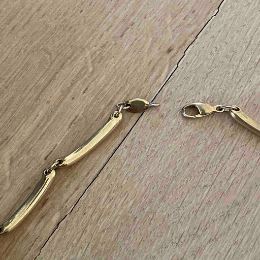 Golden metal necklace