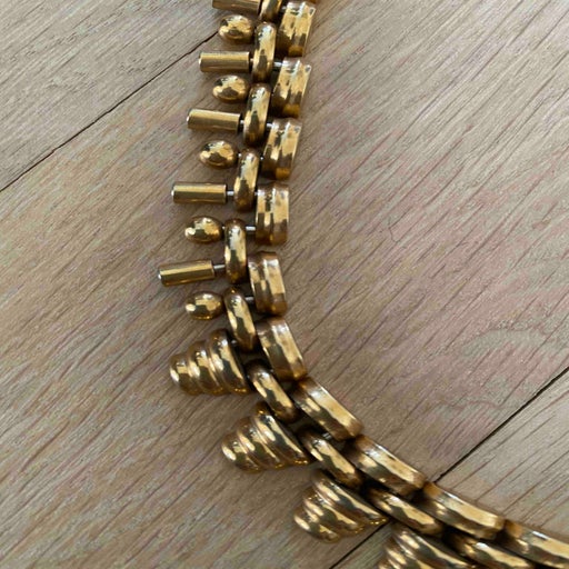 Golden metal necklace