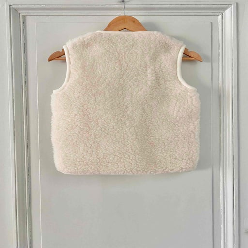 Sleeveless wool vest
