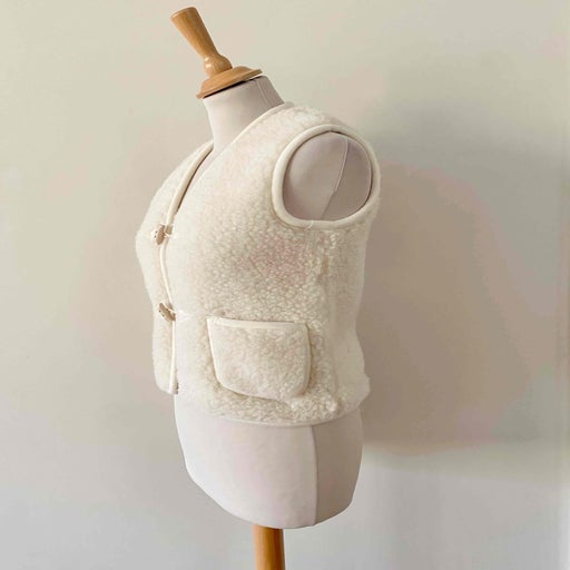 Sleeveless wool vest