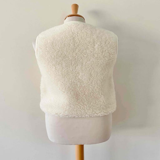 Sleeveless wool vest
