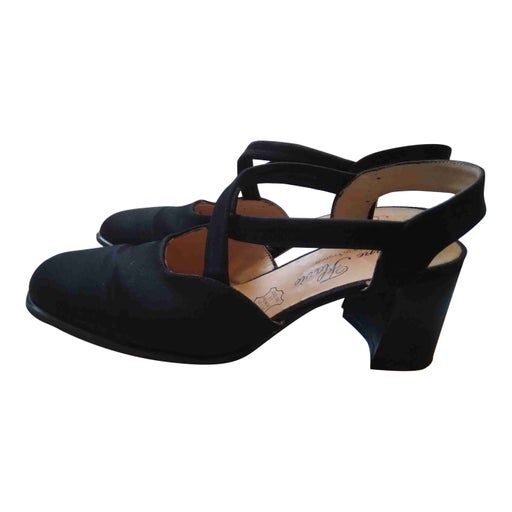 90's pumps