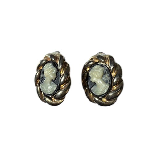 Boucles d’oreilles camées