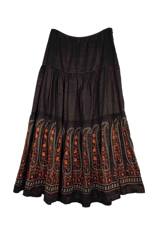 Long embroidered skirt