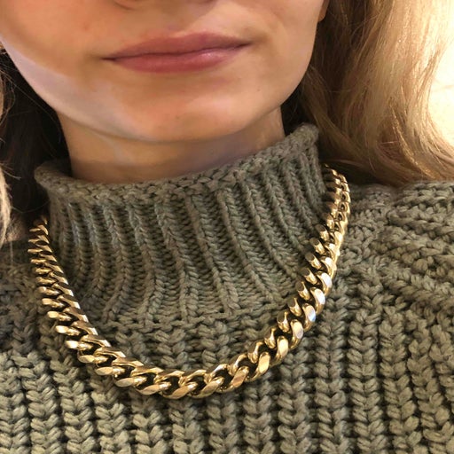 Silver metal necklace