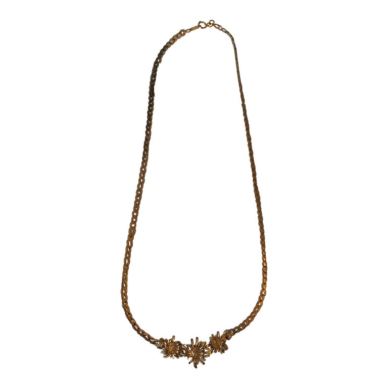 flower pendant necklace
