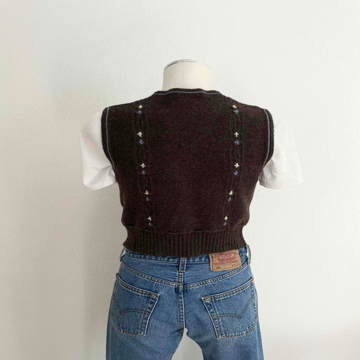 Sleeveless wool vest