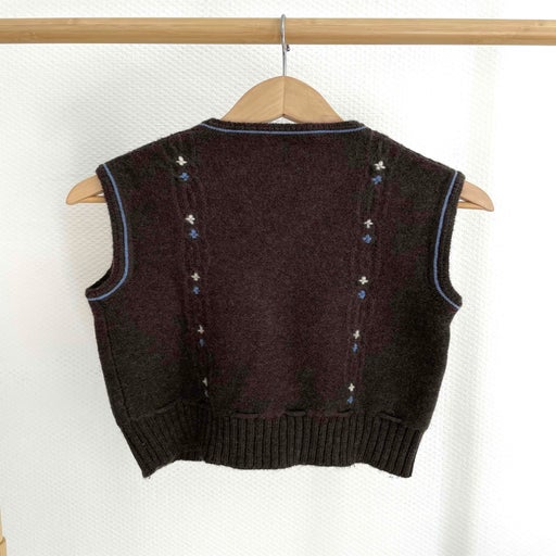 Sleeveless wool vest