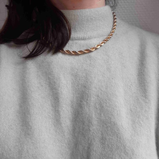 Twisted chain necklace