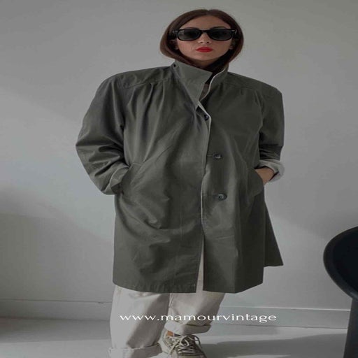 Two-tone trench