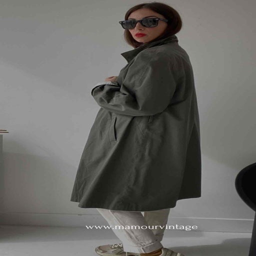 Two-tone trench