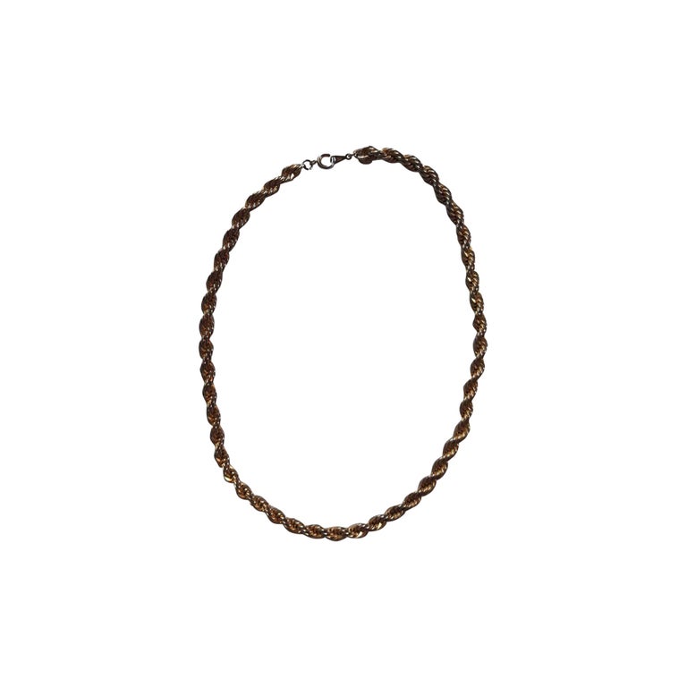Twisted chain necklace