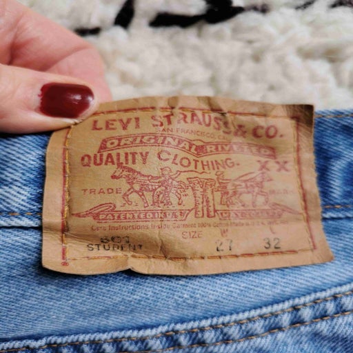 Jean Levi's 501 W27L32