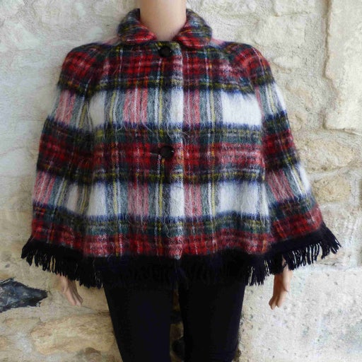 Short wool cape