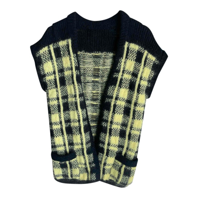 Sleeveless wool vest