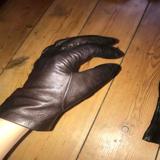 Leather gloves