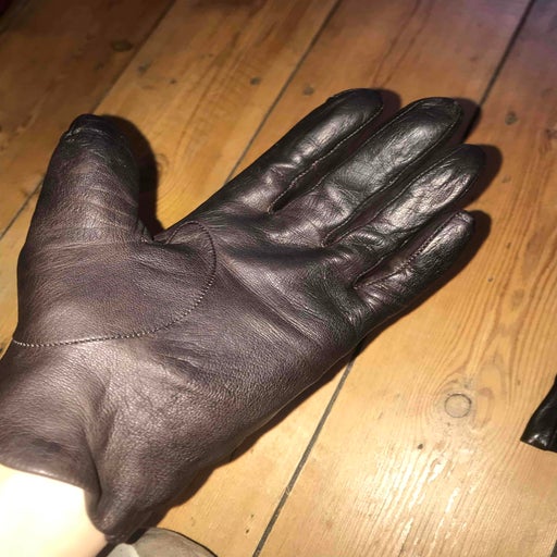 Leather gloves
