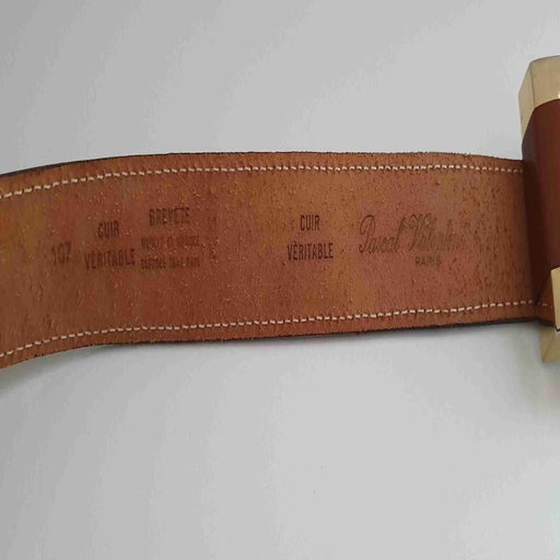 Ceinture en cuir et laiton