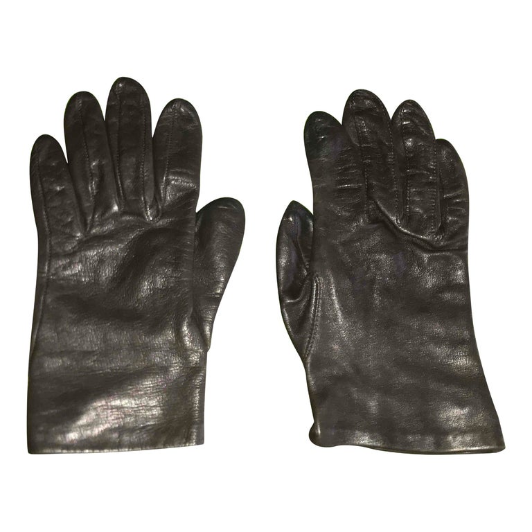 Leather gloves
