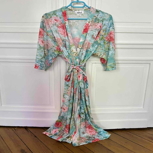 Floral bathrobe