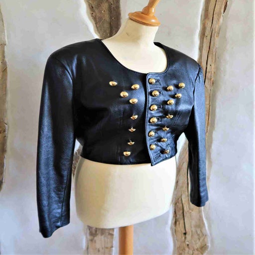 Short leather jacket