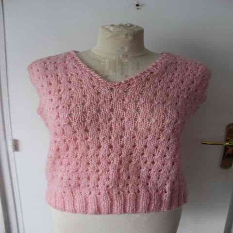 Sleeveless wool sweater
